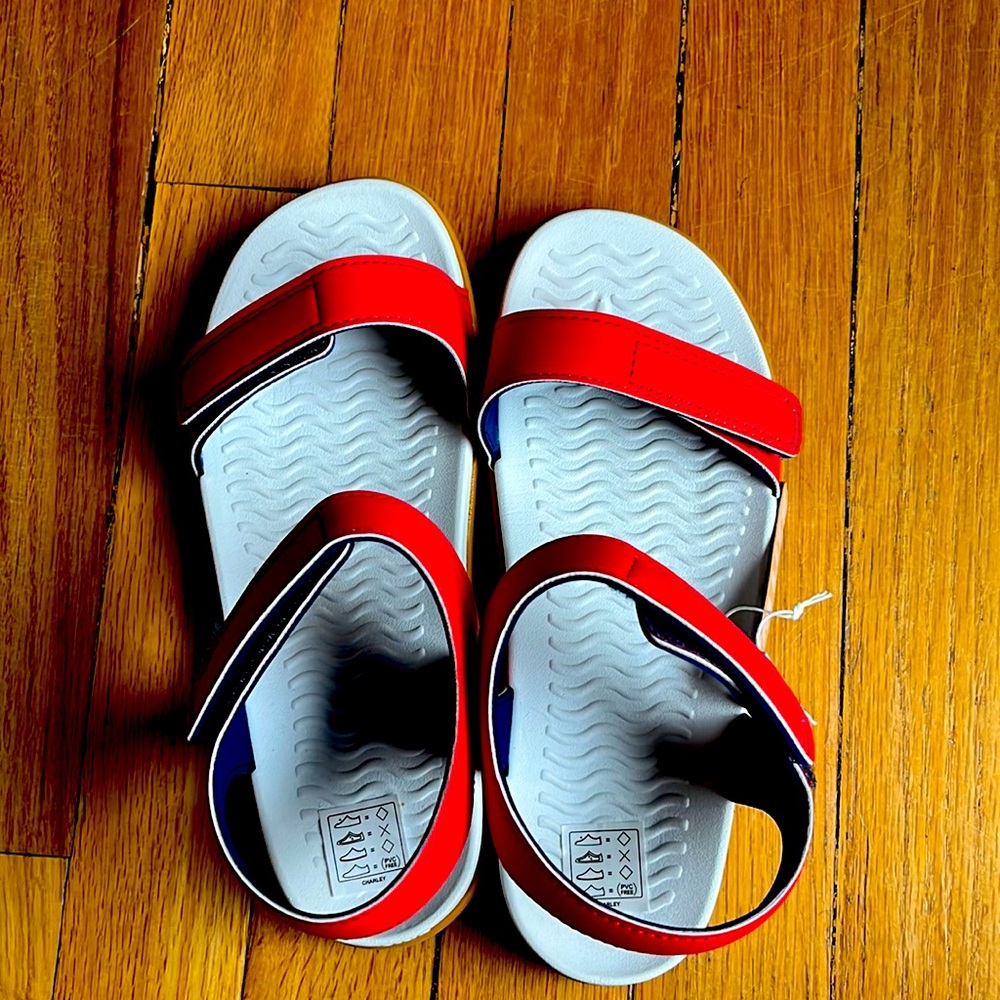 COPY - Charley Natives. Size 3 (big kid). Color red. NWT